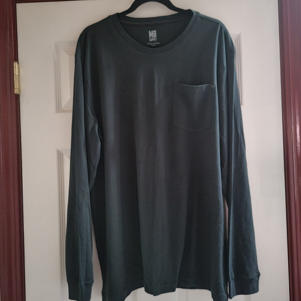 Green Longsleeve Pocket Tee Size XL